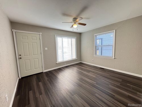 11235 Sherman Ave, Warren, MI, 48089-3012 | Card Image