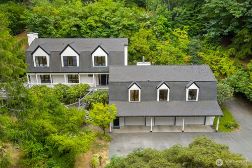 35611 Se David Powell Rd, Fall City, WA, 98024-8803 | Card Image