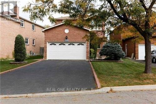 3307 Pilcom Cres, Mississauga, ON, L5B3X4 | Card Image