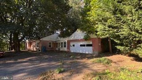 3290 Willow Street Pike S, WILLOW STREET, PA, 17584-9717 | Card Image