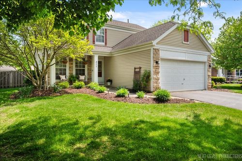 311 Mayfair Ln, South Elgin, IL, 60177-2744 | Card Image