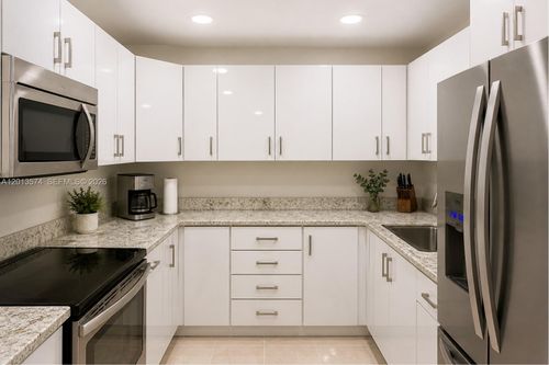d-118-7745 Sw 86th St, Miami, FL, 33143-7273 | Card Image