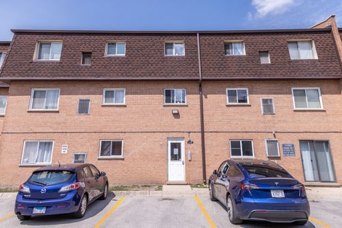 2n-9480 Bay Colony Dr, Des Plaines, IL, 60016-3661 | Card Image