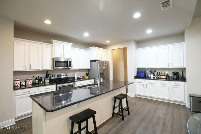 Kitchen | Image 11