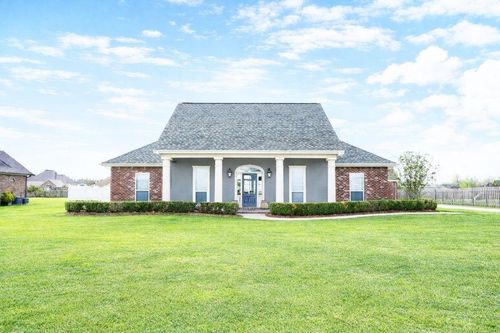 126 Cascade Dr, Thibodaux, LA, 70301-9430 | Card Image