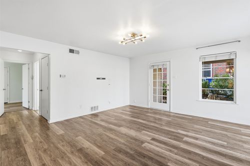 6914 San Mateo Blvd, Dallas, TX, 75223-1121 | Card Image