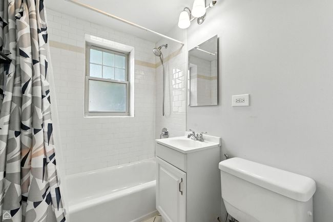 A - 2611 Rosemont Ave, Home with 3 bedrooms, 2 bathrooms and 2 parking in Chicago IL | Image 10