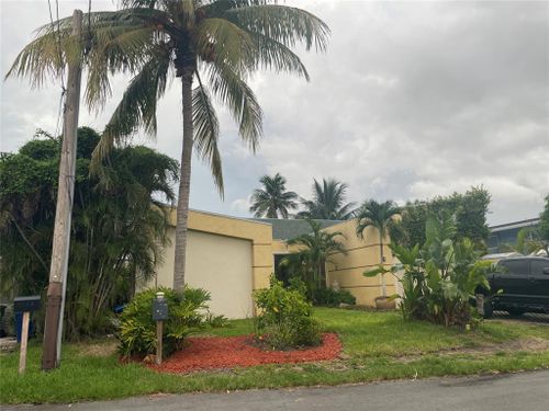 2631 Okeechobee Ln, Fort Lauderdale, FL, 33312-4625 | Card Image
