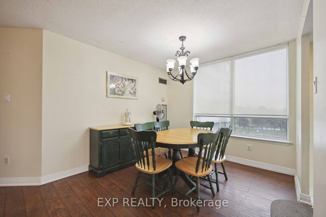 401 - 330 Alton Towers Cir, Condo with 2 bedrooms, 2 bathrooms and 1 parking in Scarborough ON | Image 9