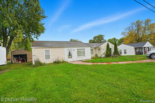 5050 Scott Rd, Mount Morris, MI, 48458-9724 | Card Image