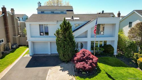 2912 Bay Dr, Merrick, NY, 11566-4604 | Card Image