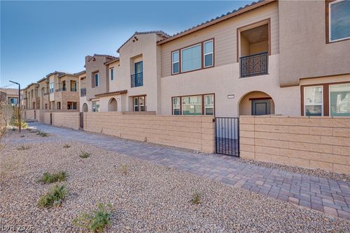 2546 Venetia Pointe St, Henderson, NV, 89044-1978 | Card Image