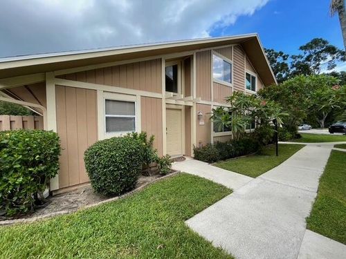121 Maplecrest Cir, Jupiter, FL, 33458-7806 | Card Image