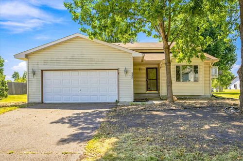 580 W 11th St, Rush City, MN, 55069-5025 | Card Image