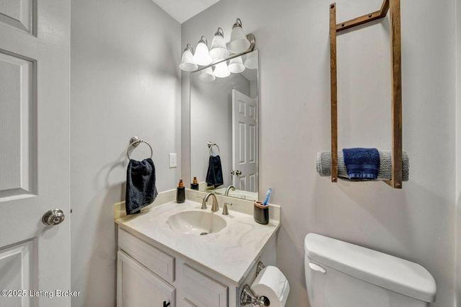 5503 Forest Lake Dr, Condo with 2 bedrooms, 3 bathrooms and null parking in Prospect KY | Image 32