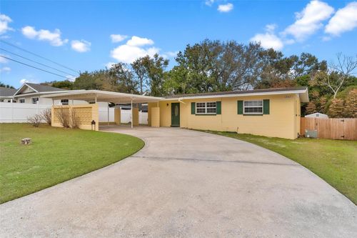 6842 Fern Cir, LEESBURG, FL, 34748-9587 | Card Image