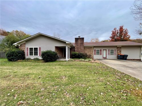 909 W 16th Cir, Russellville, AR, 72801-7005 | Card Image