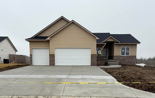 10710 E Bonita St, Wichita, KS, 67207-7604 | Card Image