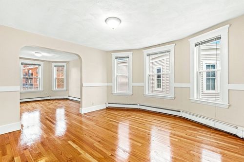 apt-3-27 W Wyoming Ave, Melrose, MA, 02176-4687 | Card Image