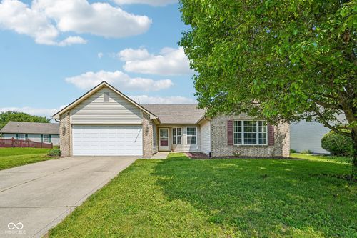 872 Franklin Lakes Blvd, Franklin, IN, 46131-7784 | Card Image