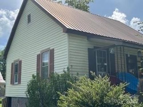 31-135 6th C St, Marion, NC, 28752-7815 | Card Image