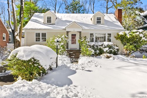 32 Harrison Dr, Larchmont, NY, 10538-2531 | Card Image