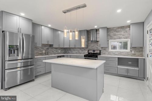 11405 Gifford Ave, PHILADELPHIA, PA, 19116-2830 | Card Image