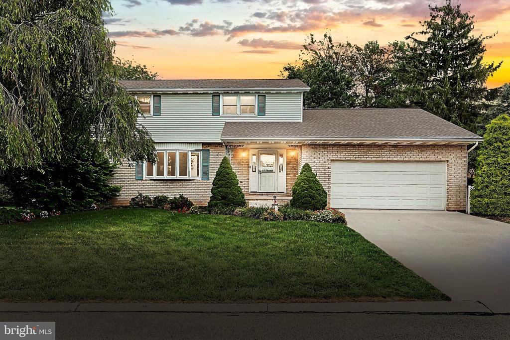 Dawnlight Dr, York, PA 17402