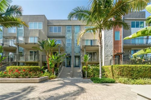 266 Rockefeller, Irvine, CA, 92612-8114 | Card Image