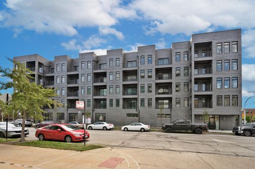 514-825 E 61st Street, Chicago, IL, 60637 | Card Image