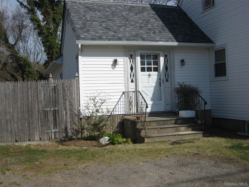 b-117 Blydenburg Ave, Smithtown, NY, 11787-1876 | Card Image