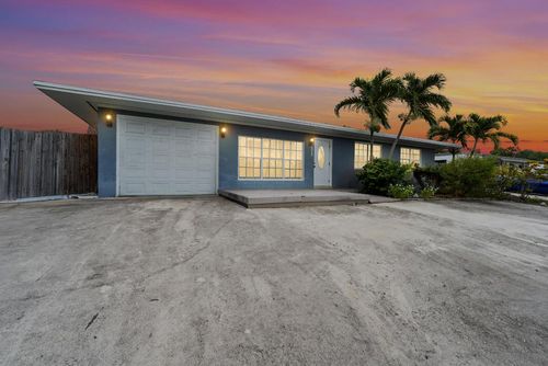 808 Wright Dr, Lake Worth Beach, FL, 33461-5770 | Card Image