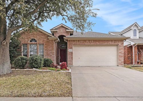 2653 Evening Shade Dr, Fort Worth, TX, 76131-2088 | Card Image