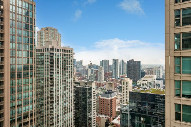 APT-3707 - 30 E Huron St, Condo with 2 bedrooms, 1 bathrooms and null parking in CHICAGO IL | Image 14