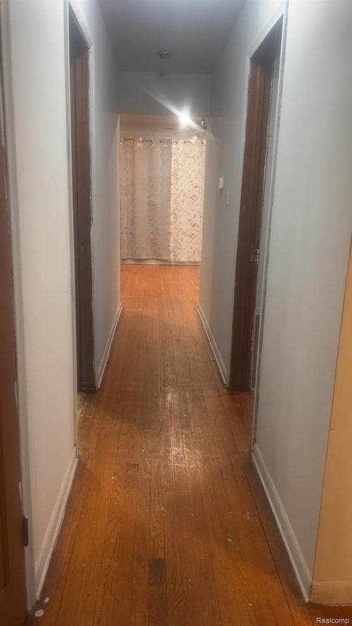 6921 Abington Ave, Detroit, MI, 48228-4719 | Card Image