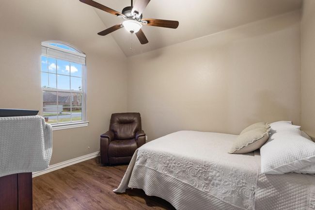 Secondary bedroom | Image 29