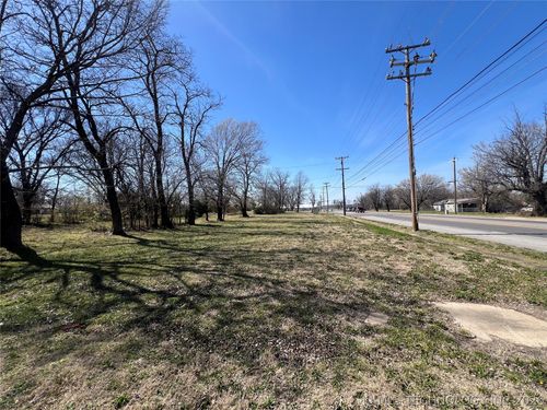 805 Sw Adams Blvd, Bartlesville, OK, 74003-4416 | Card Image