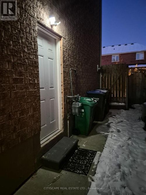 {{alt}} | Card Image