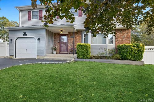 19 Broadway Ave, Holtsville, NY, 11742 | Card Image