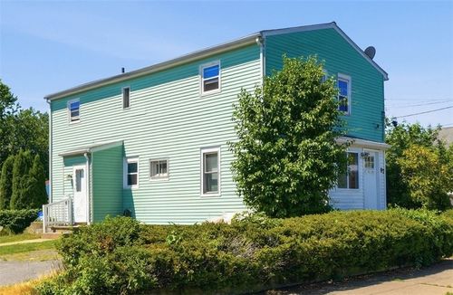 87 Manton St, Pawtucket, RI, 02861-4332 | Card Image