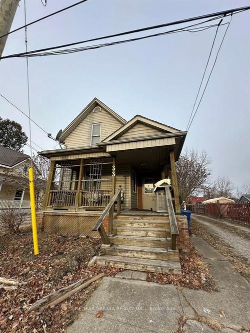 33 Richmond St, Chatham, ON, N7M1N5 | Card Image