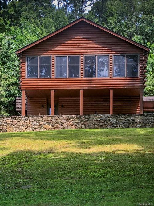 559 Quaker Hill Rd, Pawling, NY, 12564-3325 | Card Image