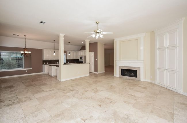 2615 Pinebend Dr, House other with 4 bedrooms, 3 bathrooms and 2 parking in Pearland TX | Image 8
