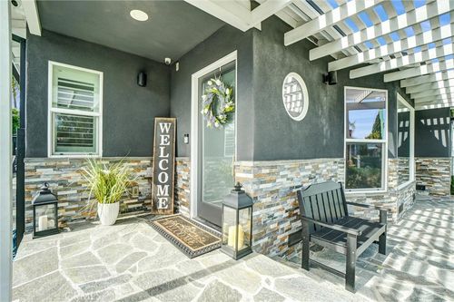 4601 Pepperwood Ave, Long Beach, CA, 90808-1072 | Card Image