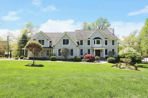 110 Nursery Rd, Ridgefield, CT, 06877-3400 | Card Image