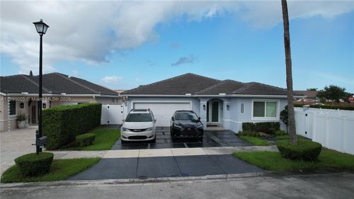 14562 Nw 88th Pl, Miami Lakes, FL, 33018-8019 | Card Image