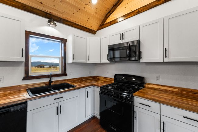 30 Fools Gold Ln, House other with 3 bedrooms, 2 bathrooms and null parking in Sheridan MT | Image 15