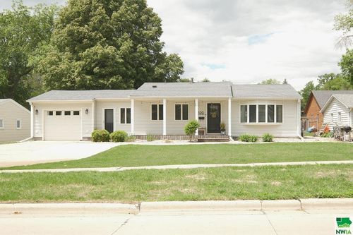 120 Frankfort Ave Se, Orange City, IA, 51041-2158 | Card Image