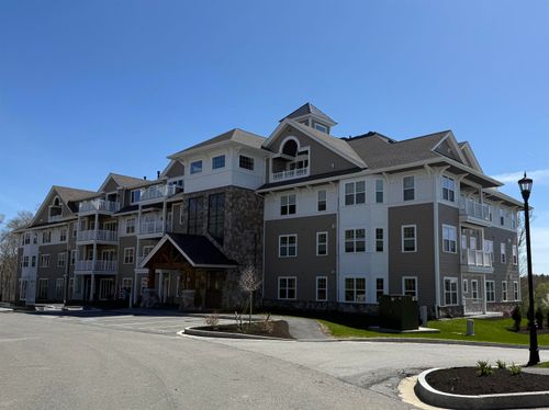 205-1 Longview Dr, Atkinson, NH, 03811 | Card Image