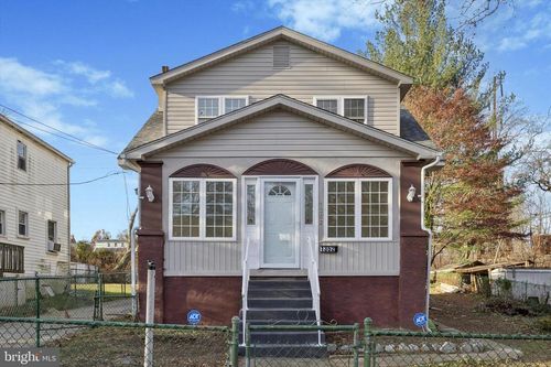 1352 Elmwood Ave, SHARON HILL, PA, 19079-2205 | Card Image